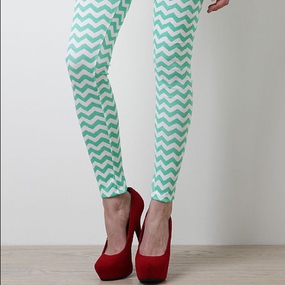 HP Mint Chevron Leggings - Picture 2 of 4